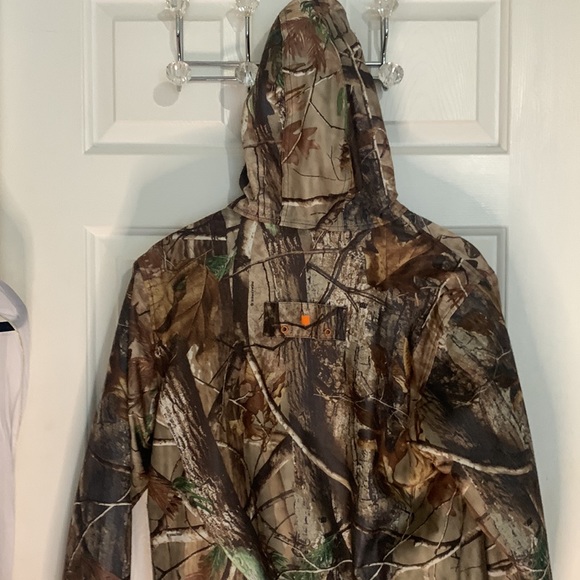 Field and Stream real tree coat. Matching overalls listed separately. - Picture 4 of 8